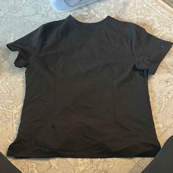 FIGS Catarina one pocket scrub top - Picture 4 of 4